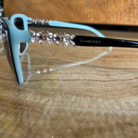 Tiffany & Company Ladys Sunglasses - Picture 3 of 5
